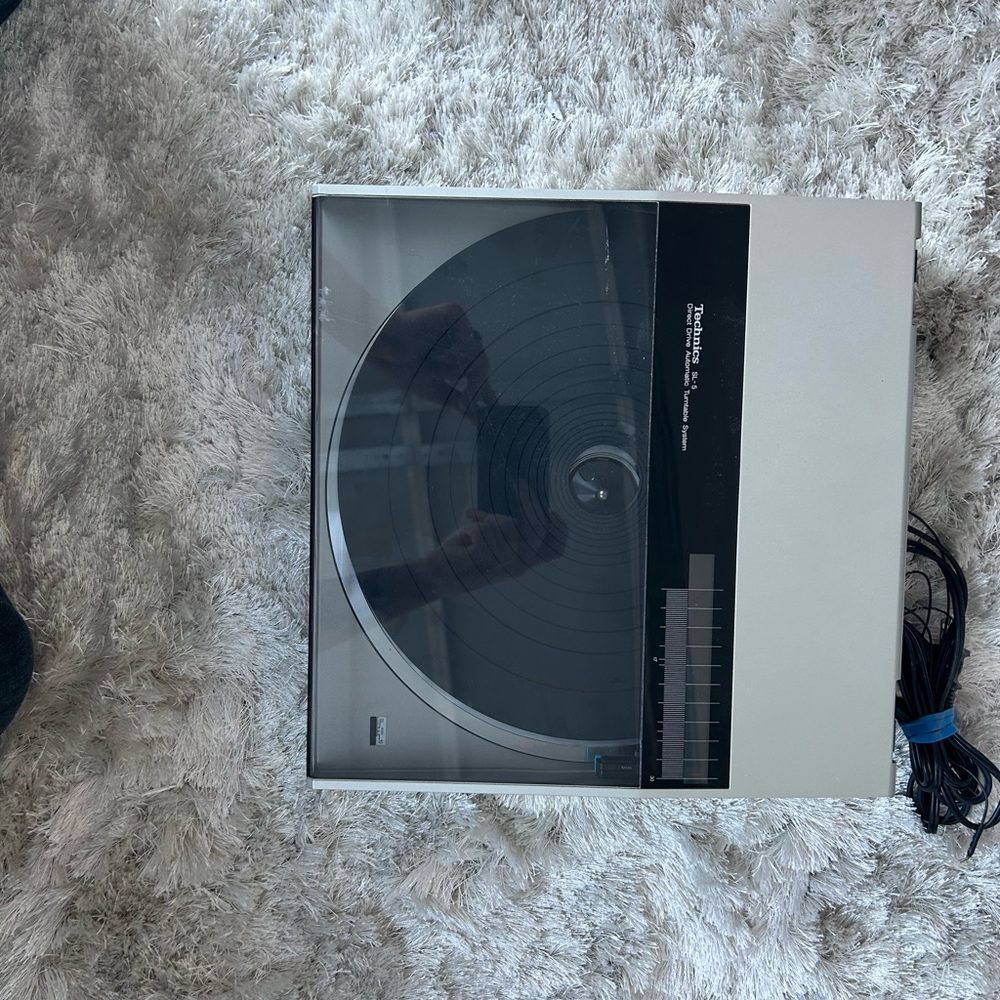 Technics Dual-Tone Portable CD Player